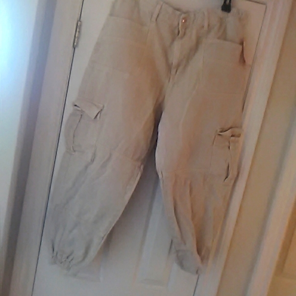 Free People Other - FREE PEOPLE ivory cargo pants jean lg34 waist